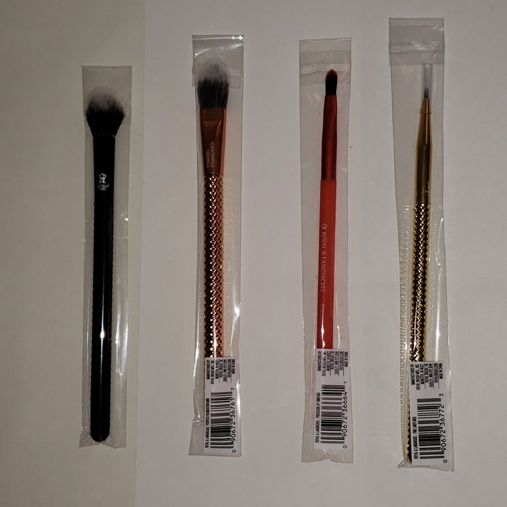 New 4 MODA Makeup brushes: lip, liner, highlight, and pointed foundation